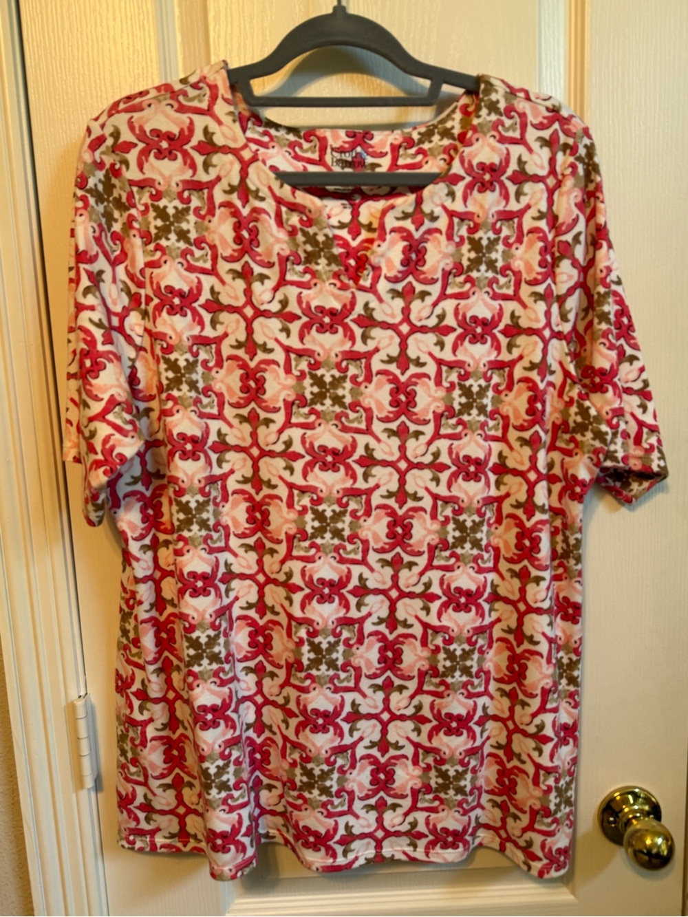 croft & barrow Pink and Olive Geometric Short Sleeve Top